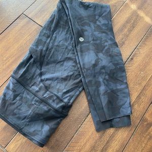 Lululemon Fast & Free tight 23” multi grey camo Size 6